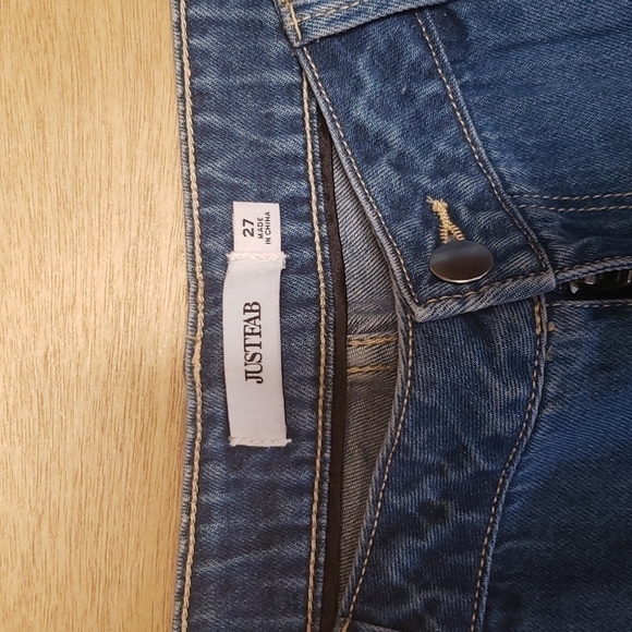 𝅺justfab Distressed Jeans NWOT - Picture 3 of 10